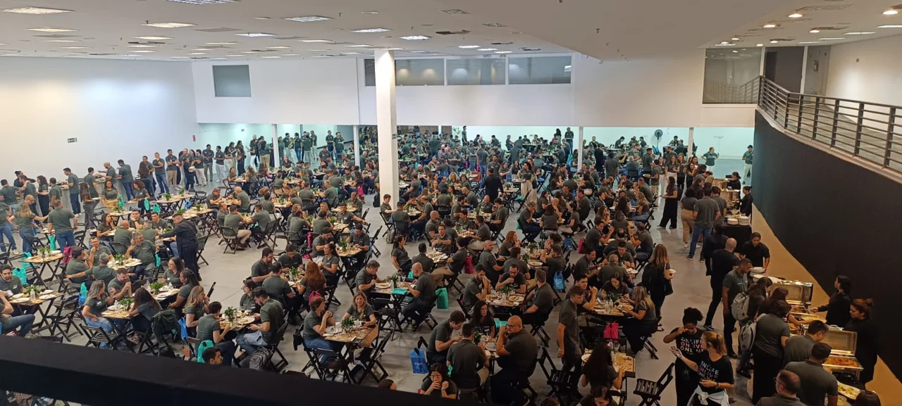 Pavilhão do Expo Boulevard durante um evento com grande público